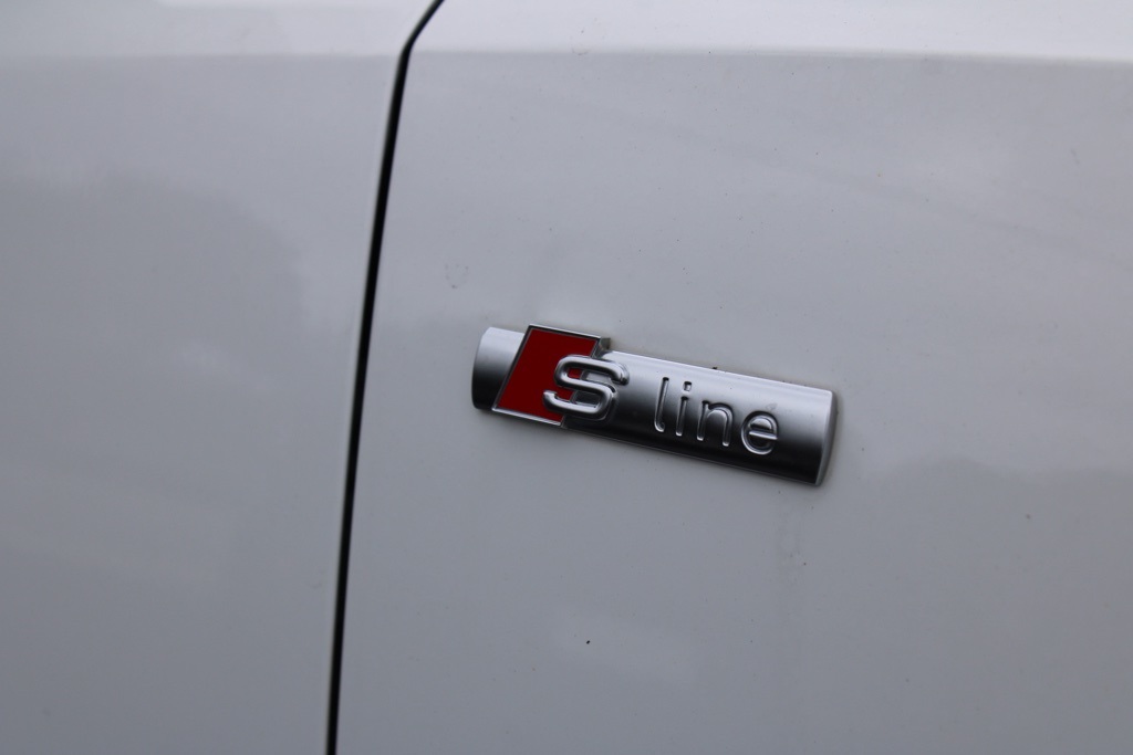 2021 Audi Q3 S line Premium 45 TFSI photo 12