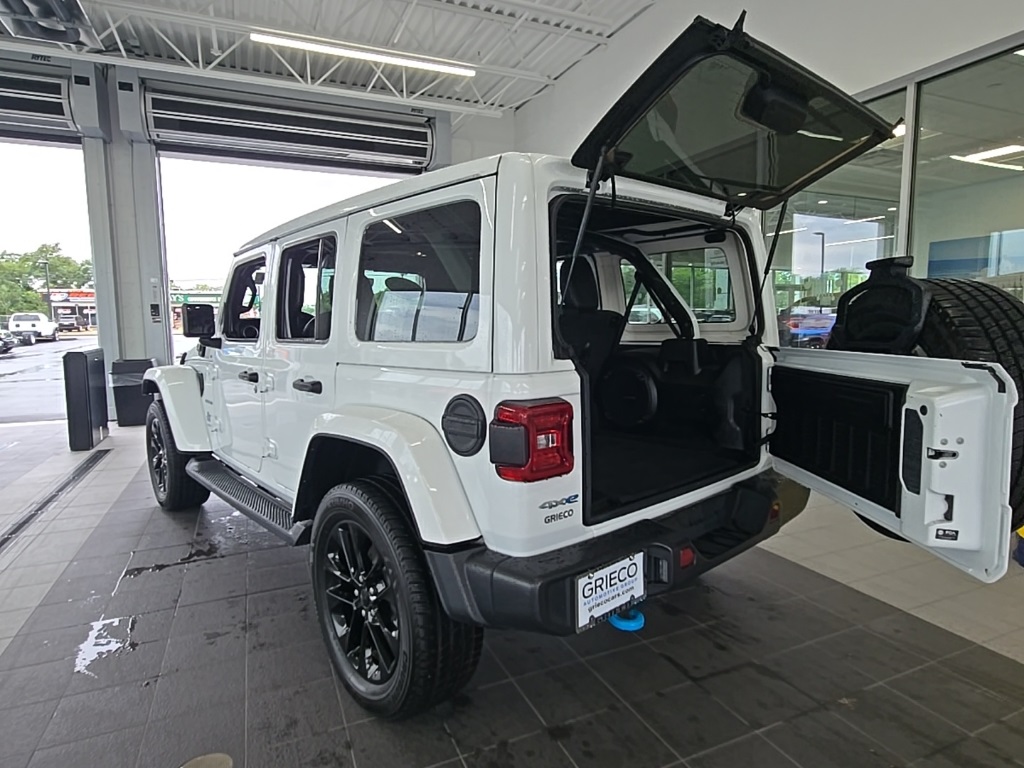 2023 Jeep Wrangler Sahara 4xe photo 8