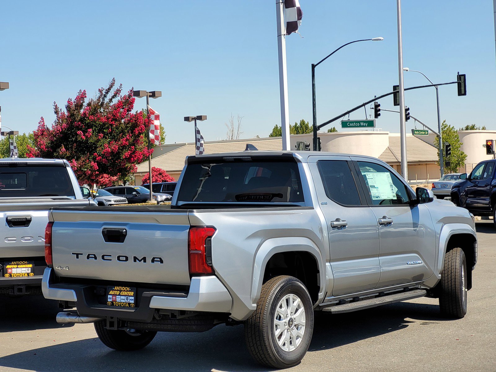 2025 Toyota Tacoma SR5 Double Cab photo 3