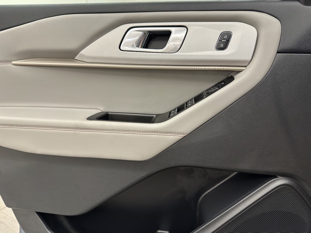 2025 Ford Explorer photo 36