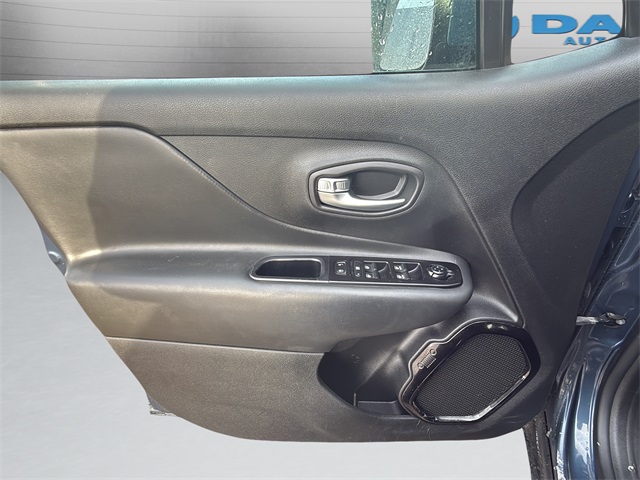 2020 Jeep Renegade Altitude photo 4