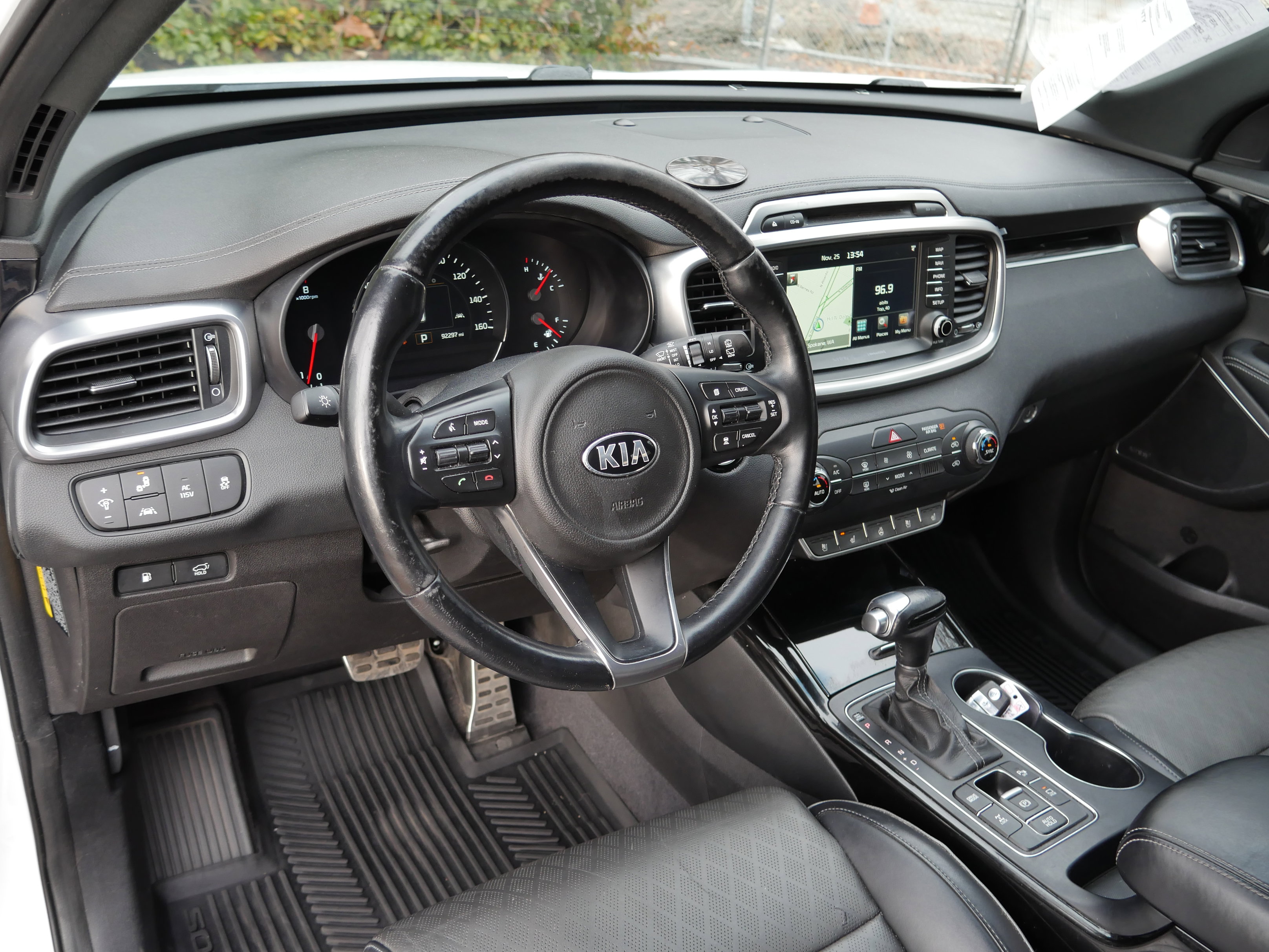 2016 Kia Sorento SX Limited photo 3