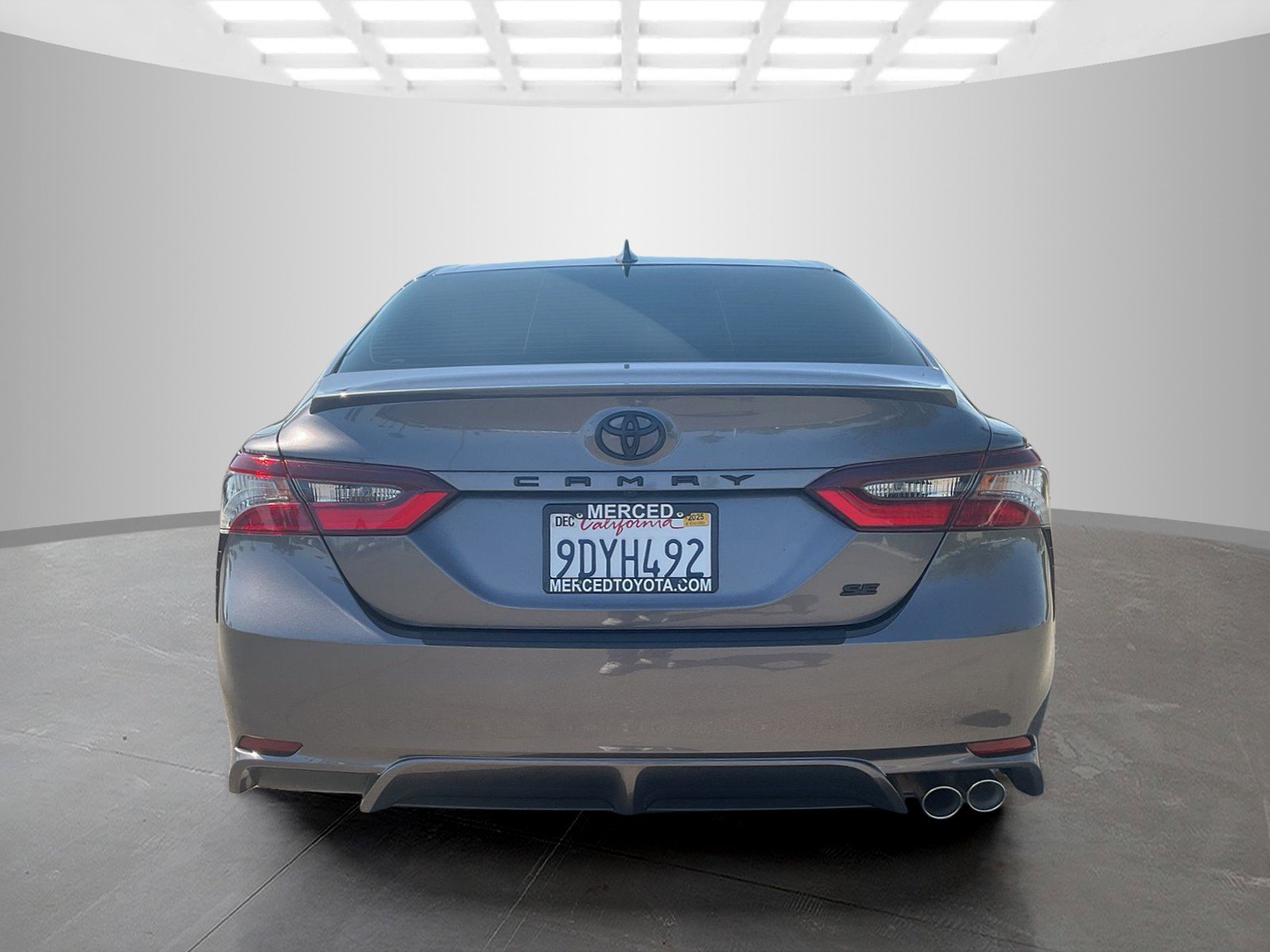 2023 Toyota Camry SE photo 4