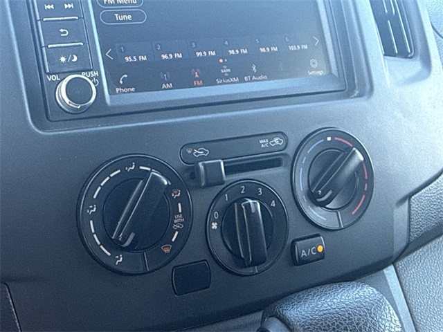 2021 Nissan NV200 S photo 17