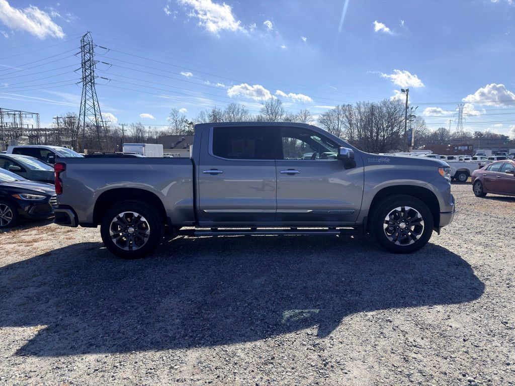 2024 Chevrolet Silverado 1500 High Country photo 2