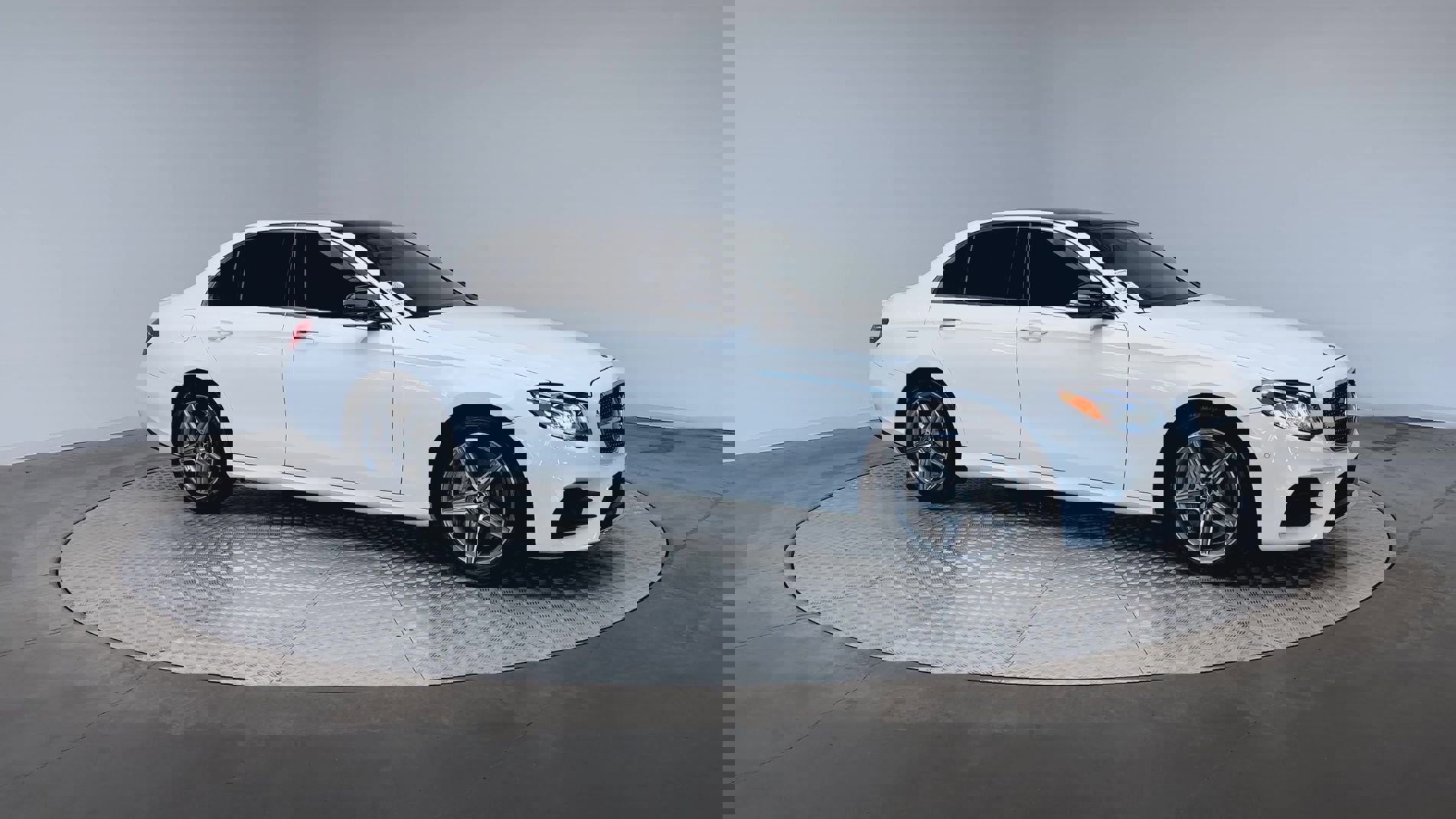 WDDZF4KB0KA533545