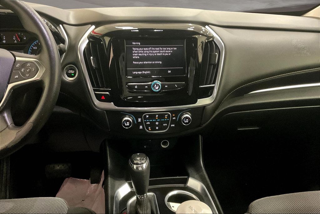 2020 Chevrolet Traverse LS photo 4
