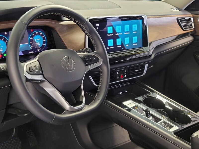 2024 Volkswagen Atlas SE Technology photo 8