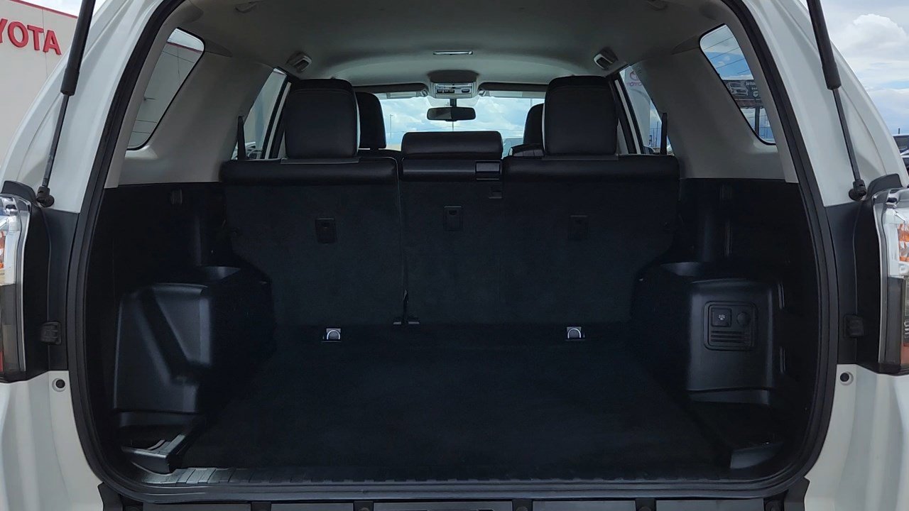 2018 Toyota 4Runner SR5 Premium photo 17