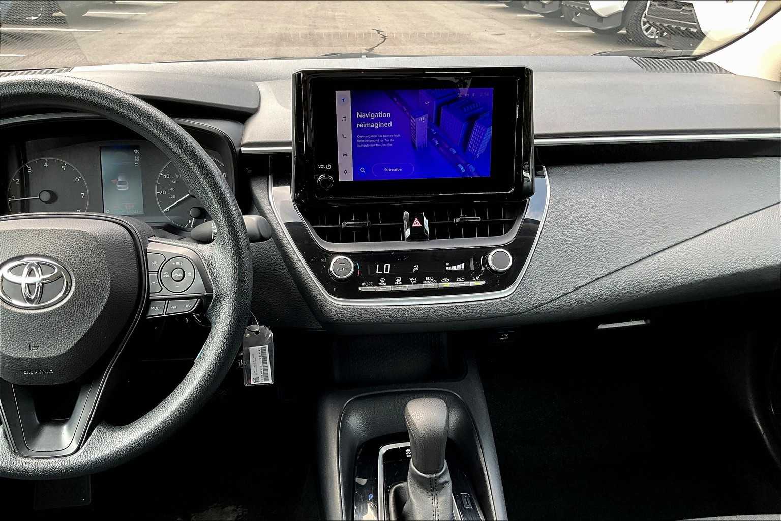 2023 Toyota Corolla LE photo 6