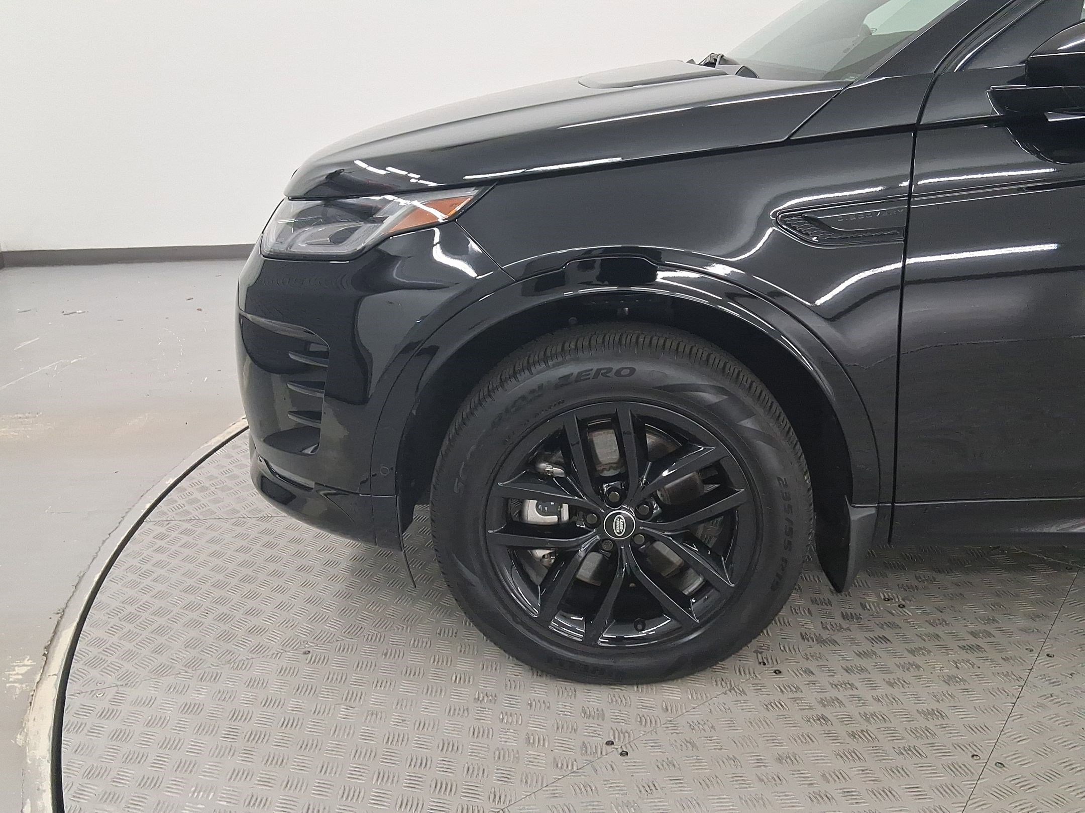 2025 Land Rover Discovery Sport Dynamic SE photo 9