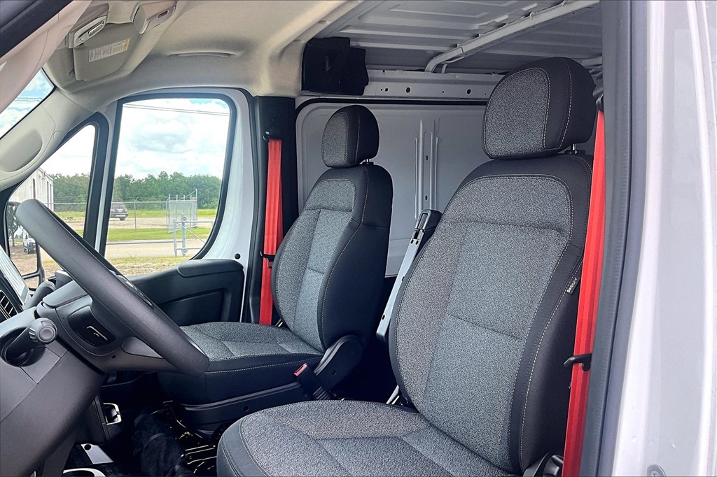 2024 Ram ProMaster 2500 Base photo 4