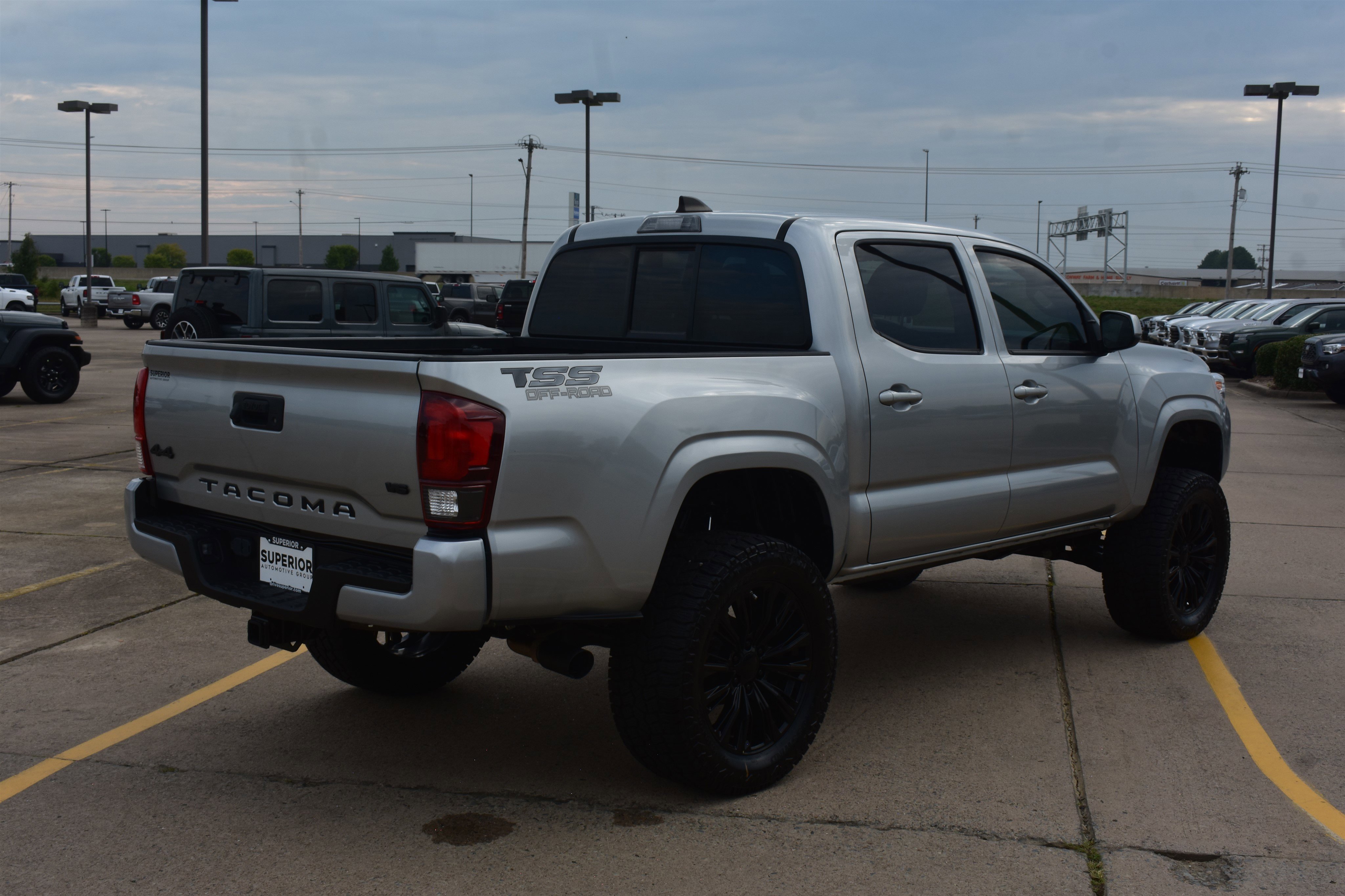 2023 Toyota Tacoma SR photo 4