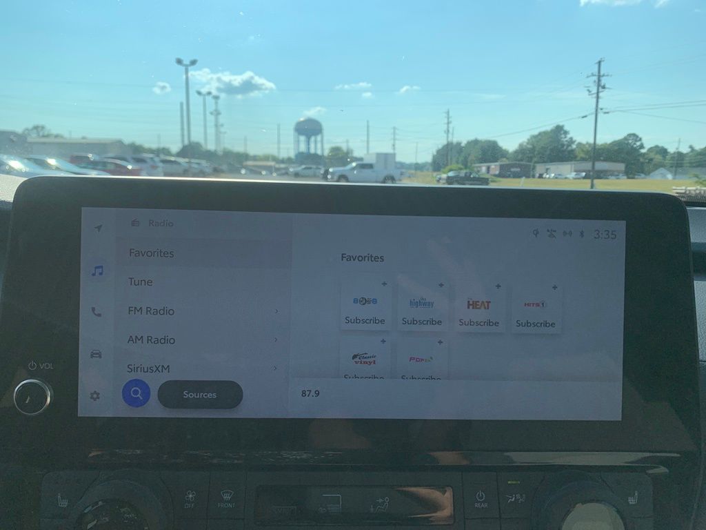 2024 Toyota Highlander Hybrid XLE photo 17