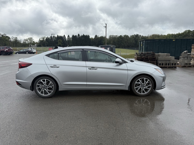 2020 Hyundai Elantra Limited photo 4
