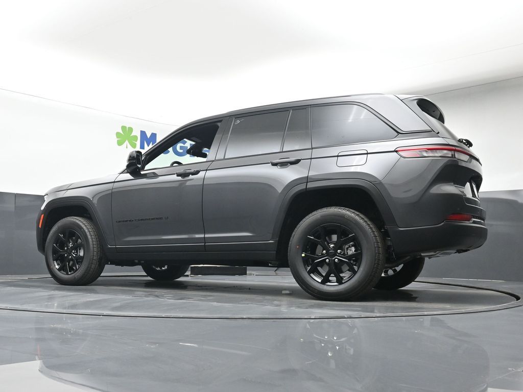 2025 Jeep Grand Cherokee Altitude X photo 4