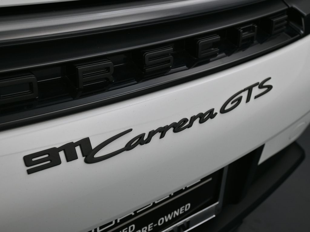 2025 Porsche 911 GTS photo 7
