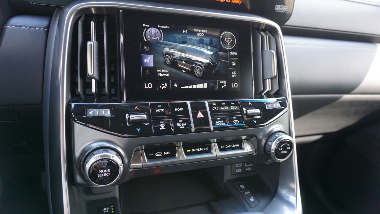 2023 Lexus LX 600 Ultra Luxury photo 18