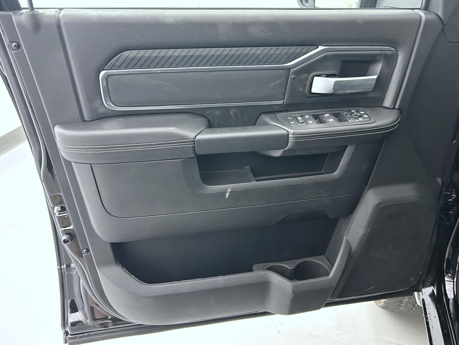 2026 Ram 2500 Big Horn photo 9