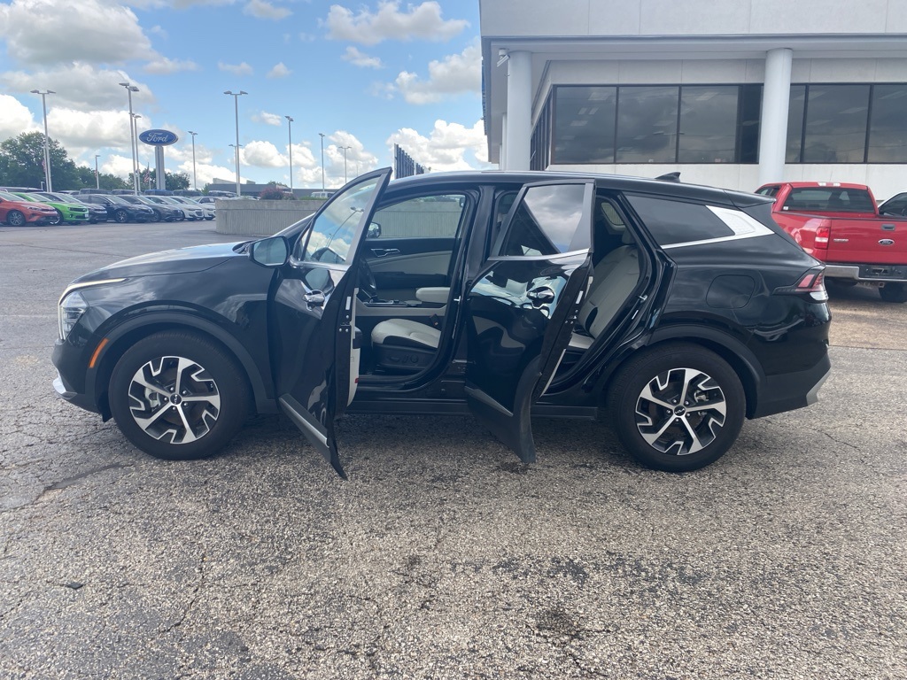 2024 Kia Sportage EX photo 4