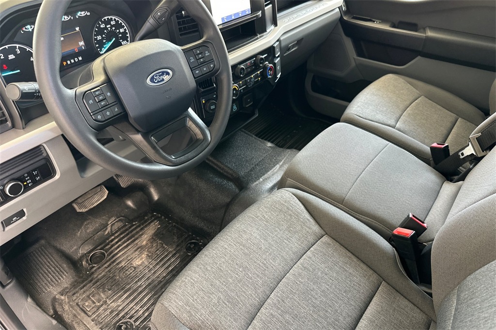 2025 Ford F-550 XL photo 7