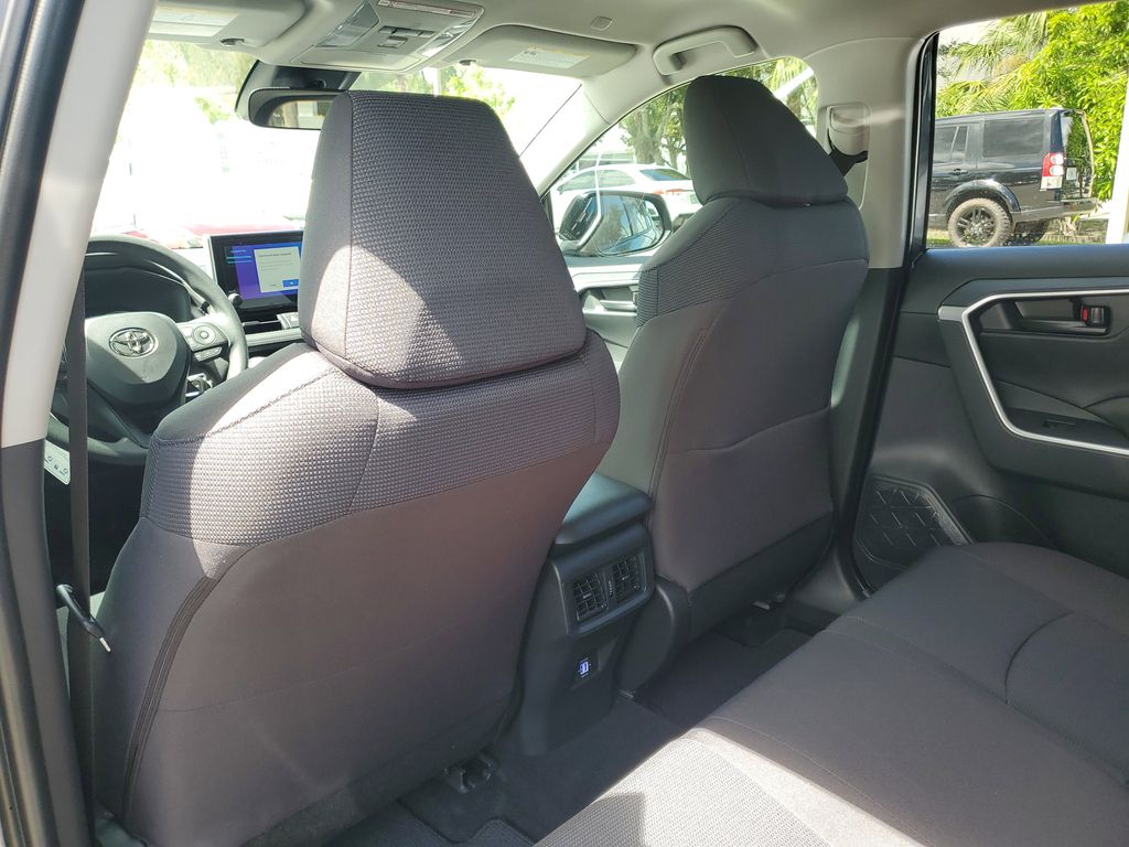 2025 Toyota RAV4 Hybrid LE photo 15