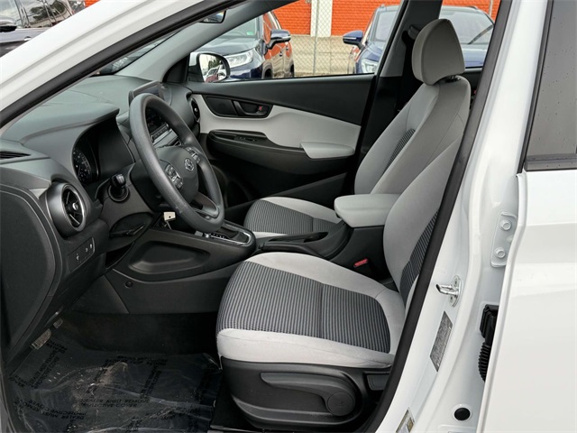 2023 Hyundai Kona SE photo 6