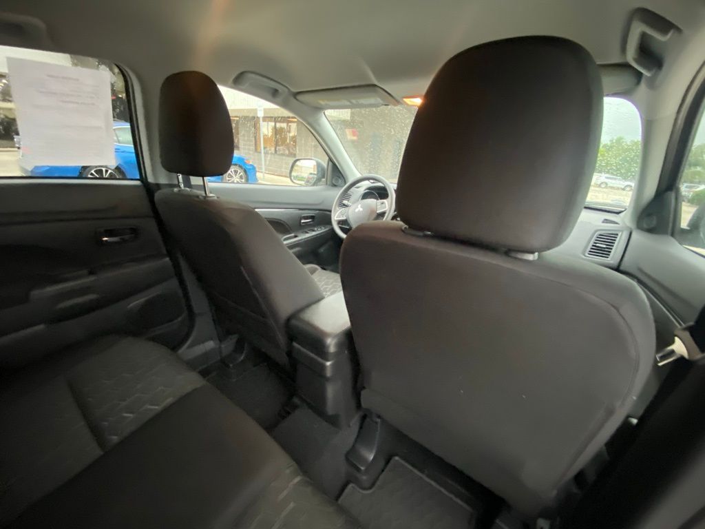 2024 Mitsubishi Outlander Sport ES photo 23
