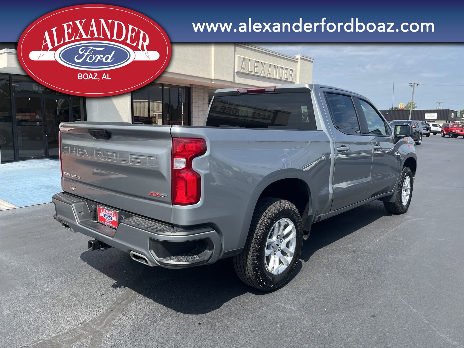 2024 Chevrolet Silverado 1500 RST photo 4