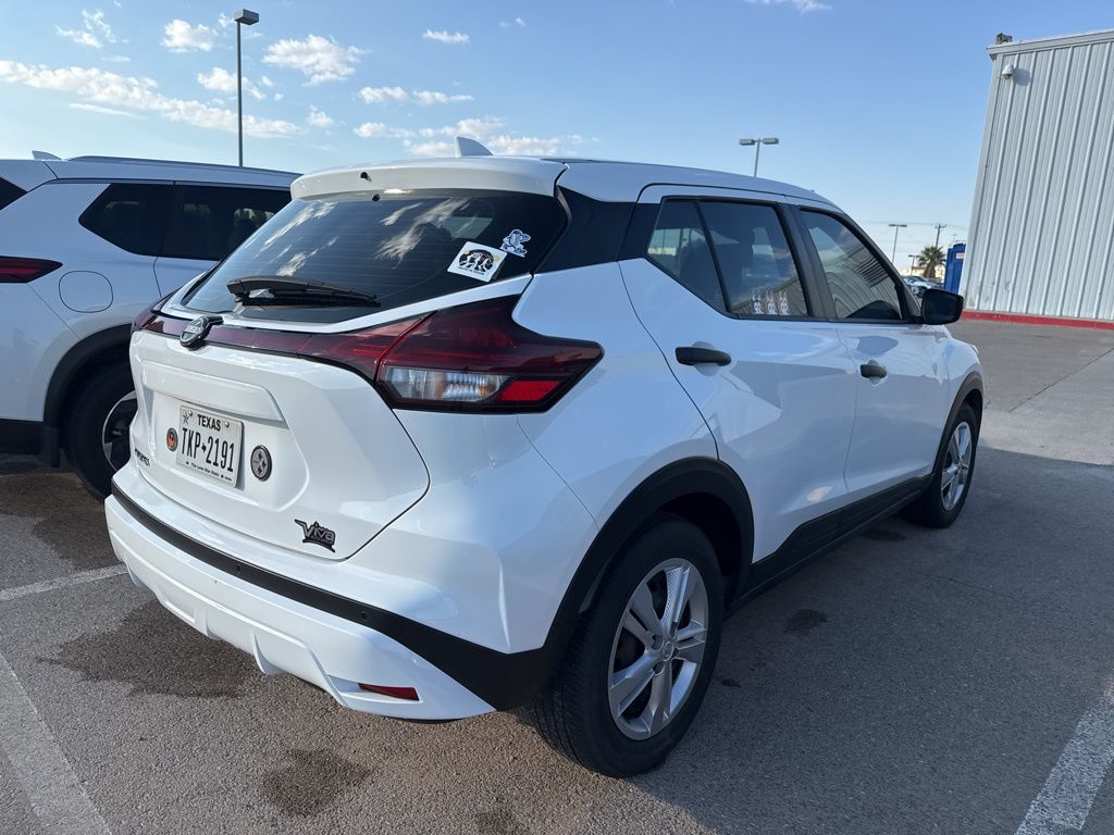 2023 Nissan Kicks S photo 4