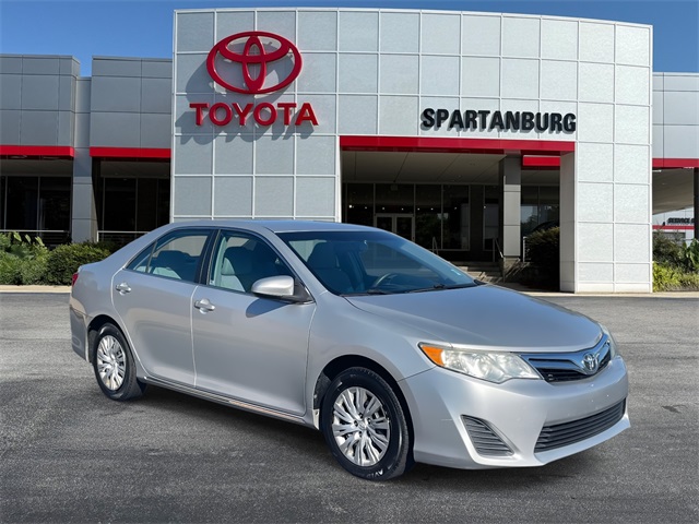 2012 Toyota Camry LE's photo