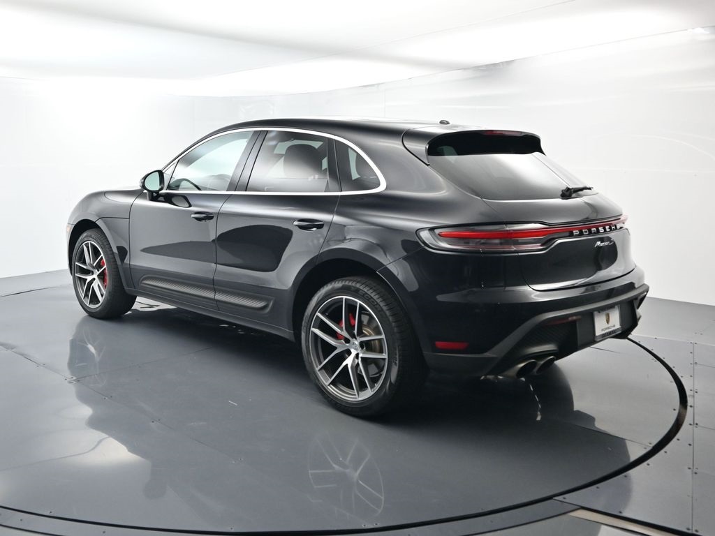 2023 Porsche Macan S photo 2