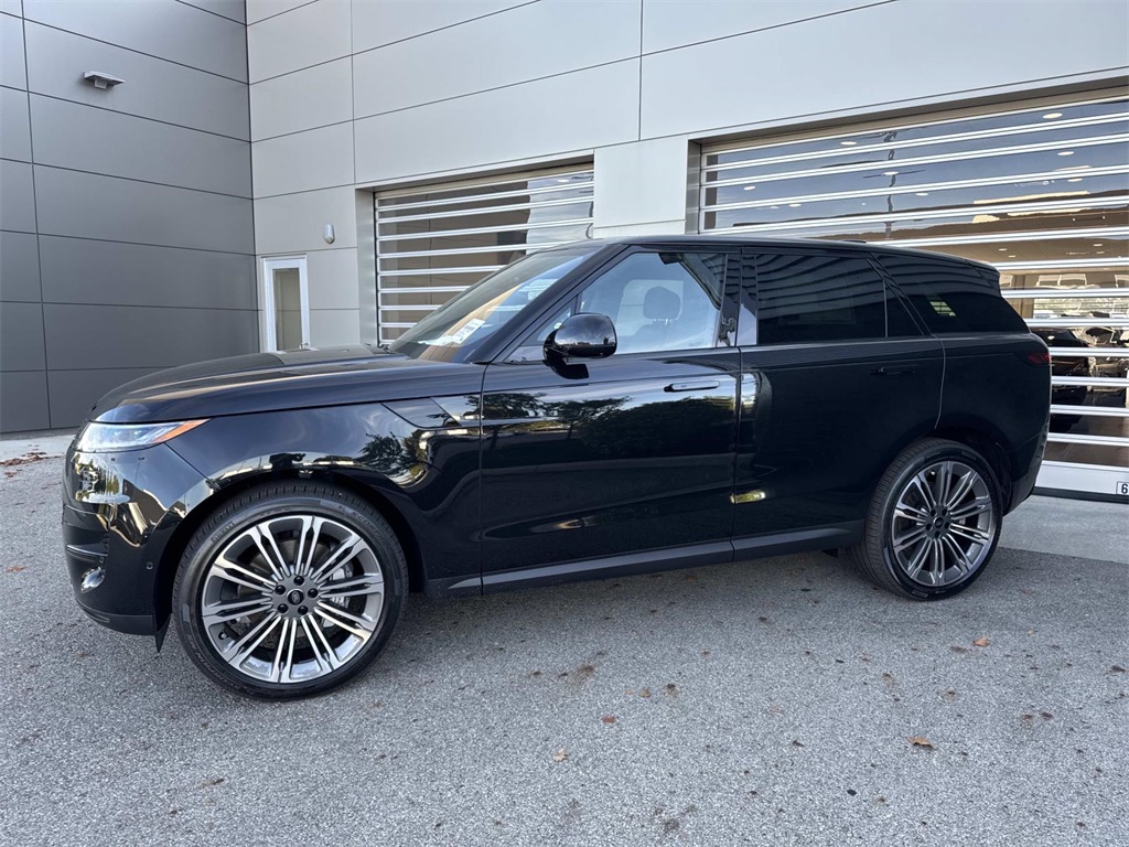 2025 Land Rover Range Rover Sport SE photo 3