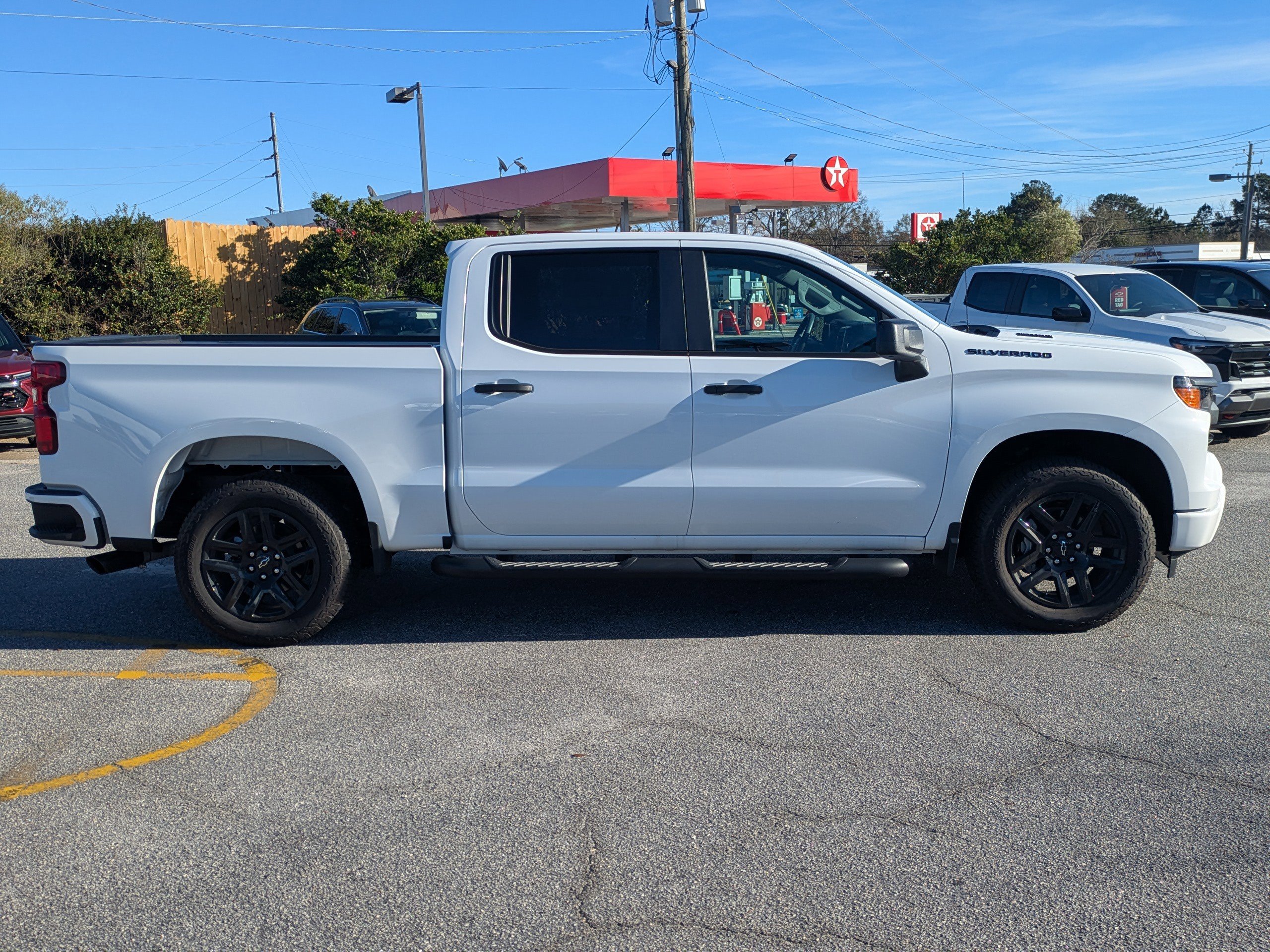 2025 Chevrolet Silverado 1500 Custom photo 3