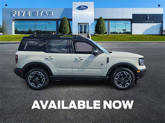 2025 Ford Bronco Sport Outer Banks photo 9