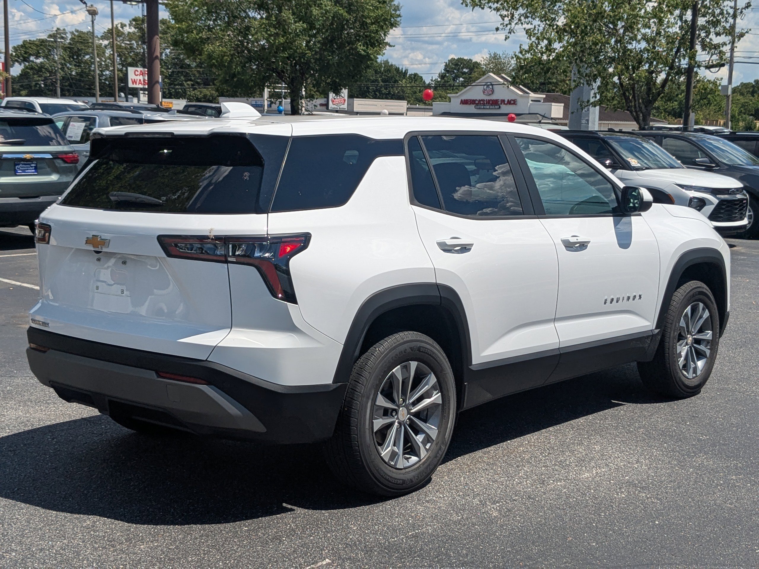 2026 Chevrolet Equinox LT photo 4