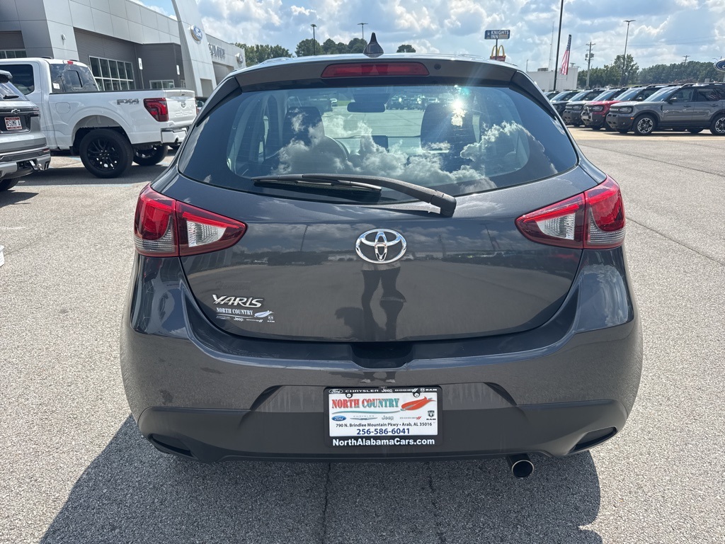 2020 Toyota Yaris LE photo 4