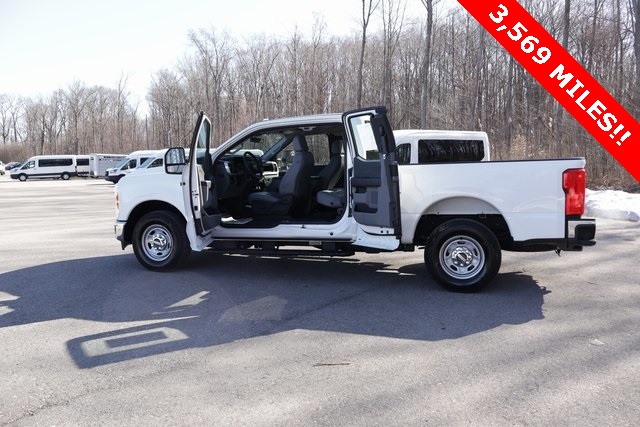 2023 Ford F-250 photo 2
