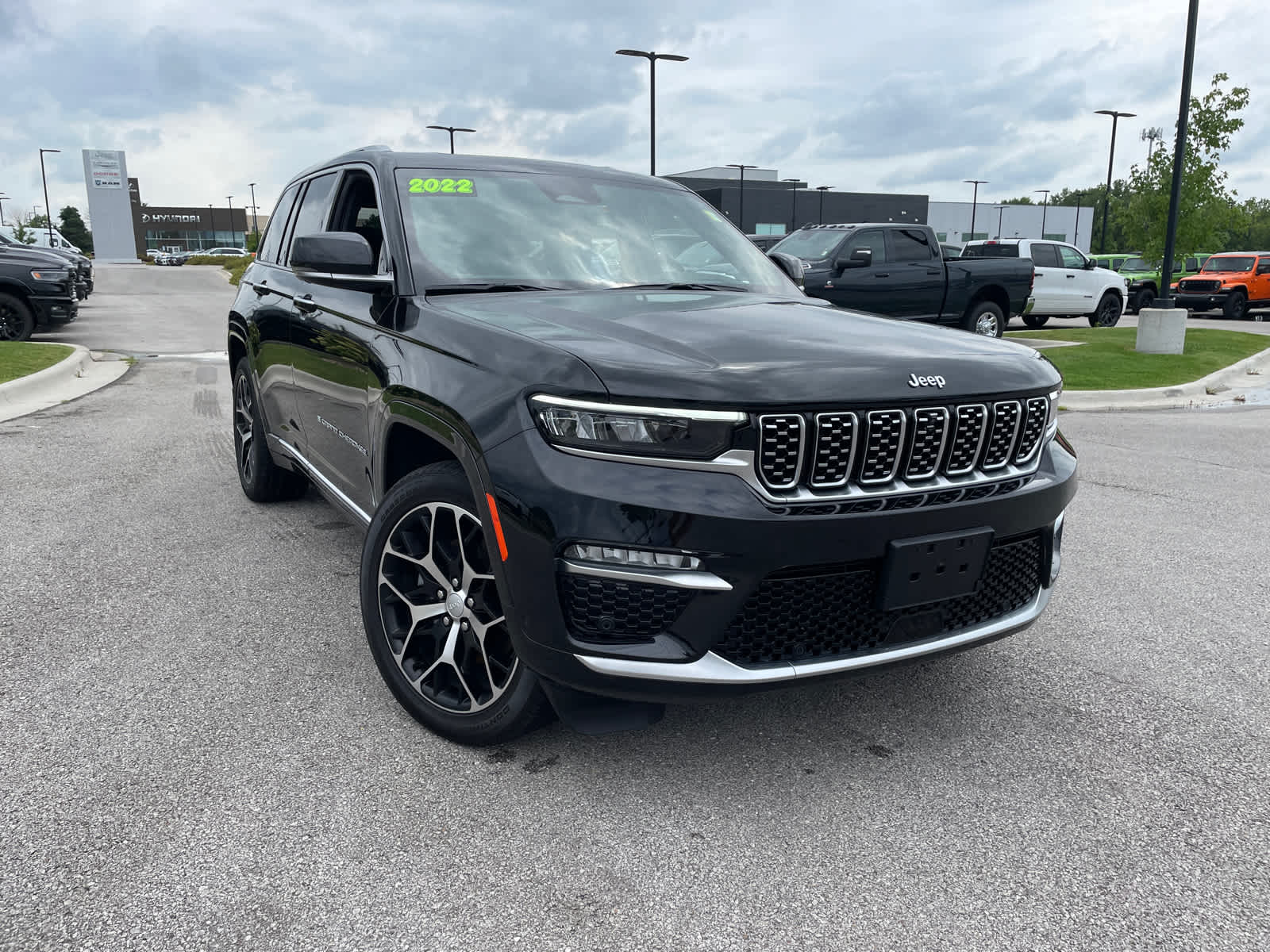 Used 2022 Jeep Grand Cherokee Summit Reserve with VIN 1C4RJHET8N8599969 for sale in Kansas City