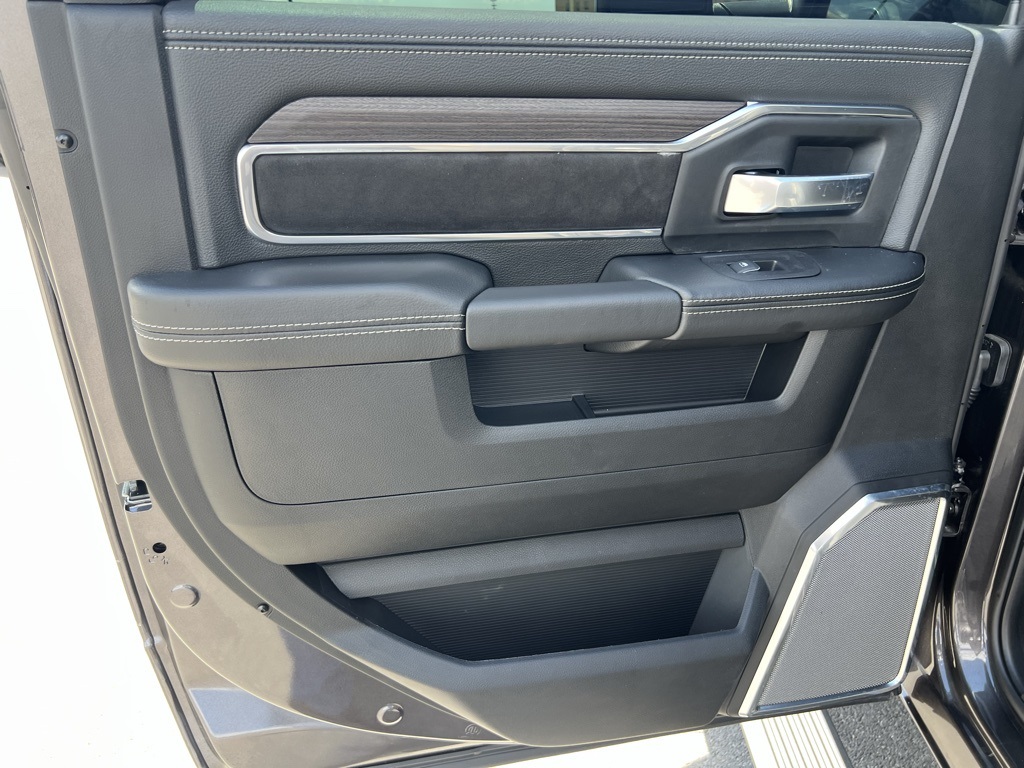 2025 Ram 3500 Laramie photo 20