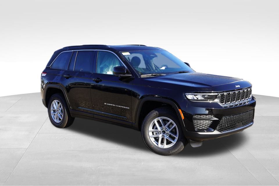 2025 Jeep Grand Cherokee Laredo's photo