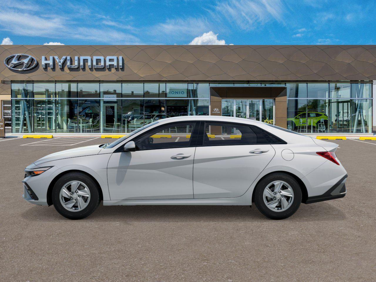 2025 Hyundai Elantra SE photo 3