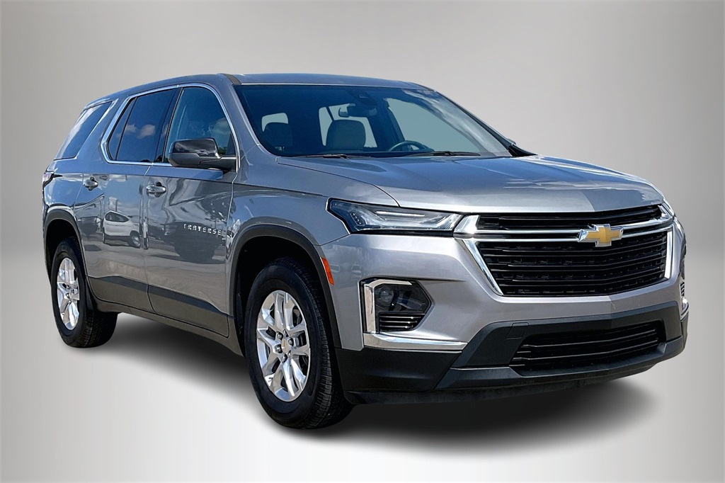2023 Chevrolet Traverse LS's photo