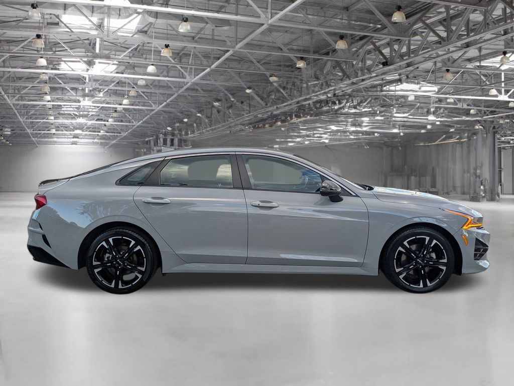 2024 Kia K5 GT-Line photo 4