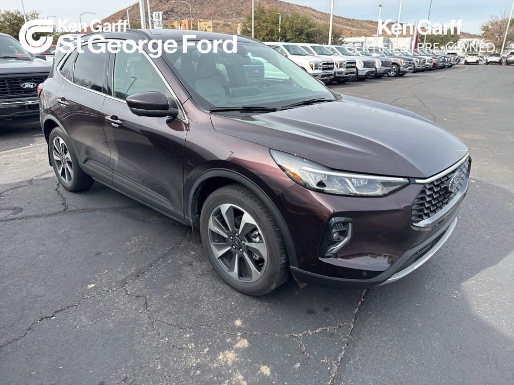 2023 Ford Escape Platinum's photo