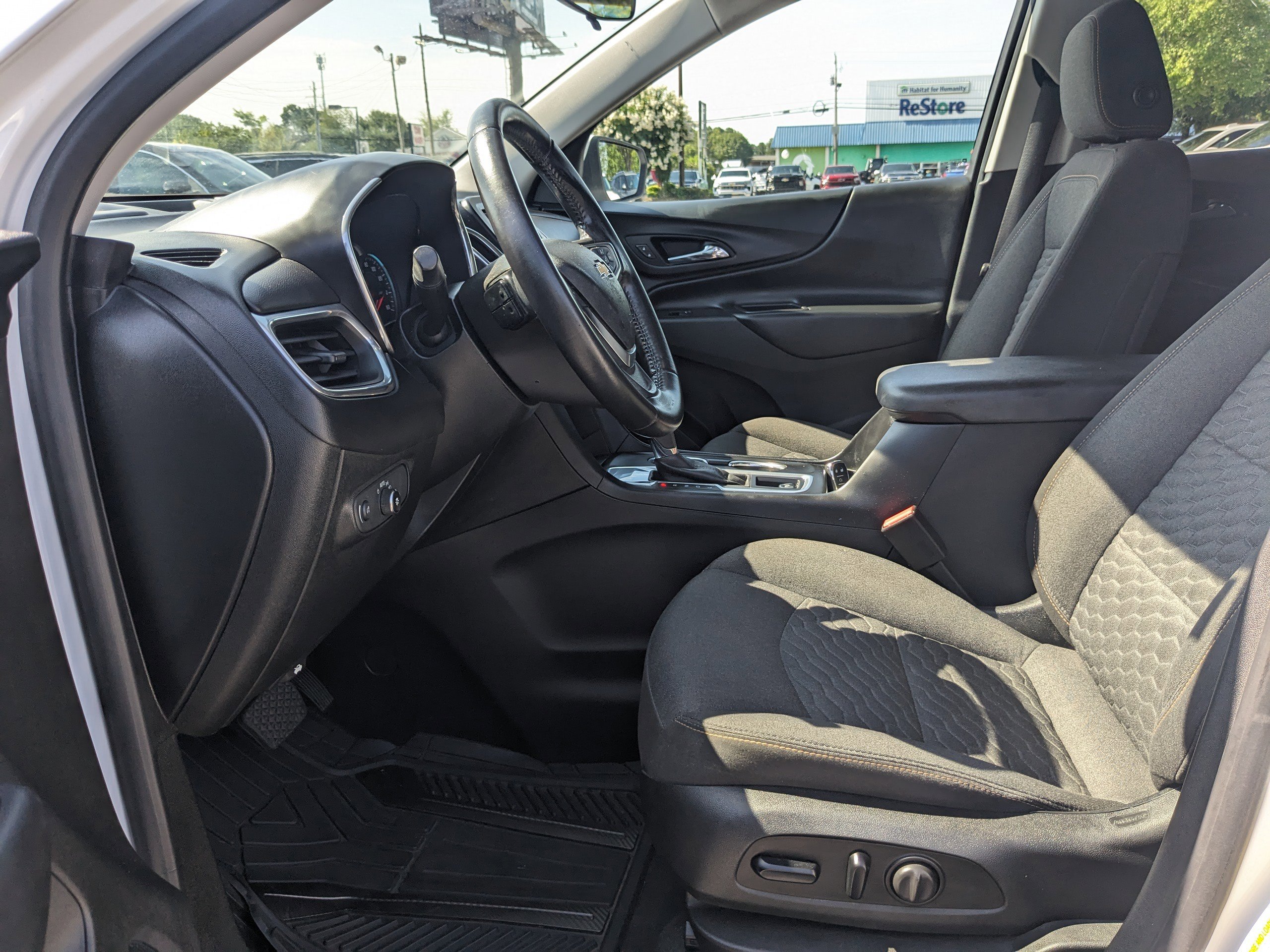 2019 Chevrolet Equinox LT photo 21