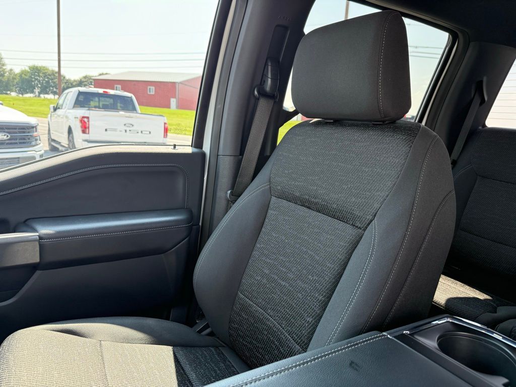 2023 Ford F-150 XLT photo 22