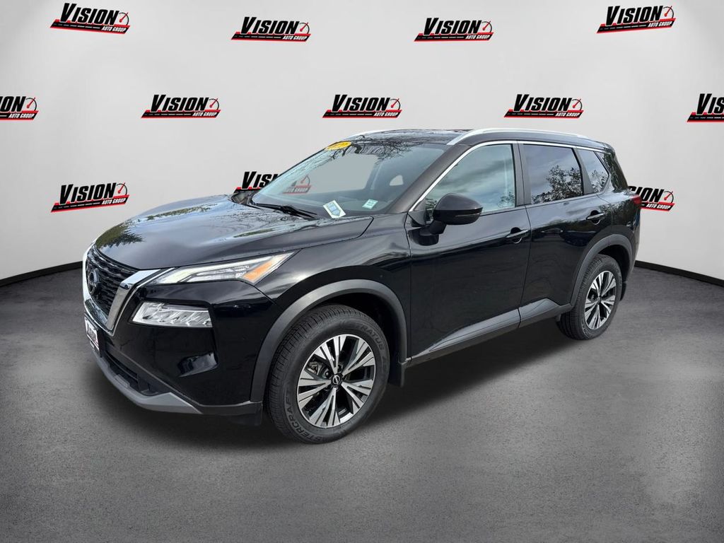 2022 Nissan Rogue SV's photo