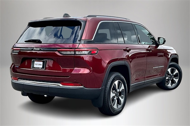 2022 Jeep Cherokee Limited 4xe photo 3