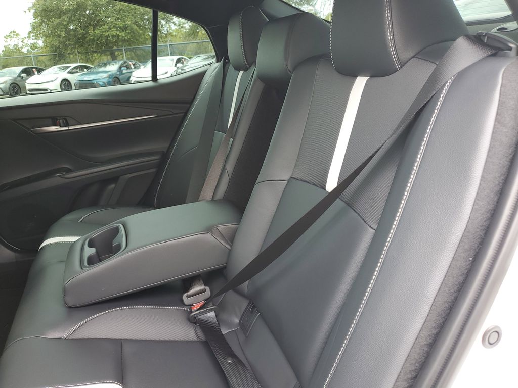 2025 Toyota Camry SE photo 13